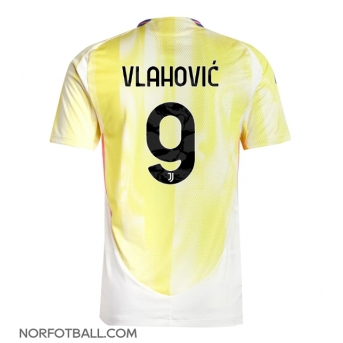Billige Fotballdrakt Juventus Dusan Vlahovic #9 Replika Bortedrakt 2024-25 Kortermet